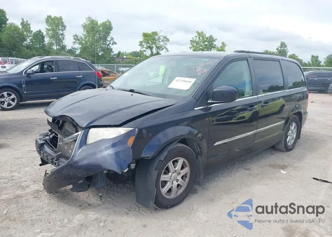 2011 Chrysler Town & Country Touring from USA, damaged, VIN 2A4RR5DG5BR623621